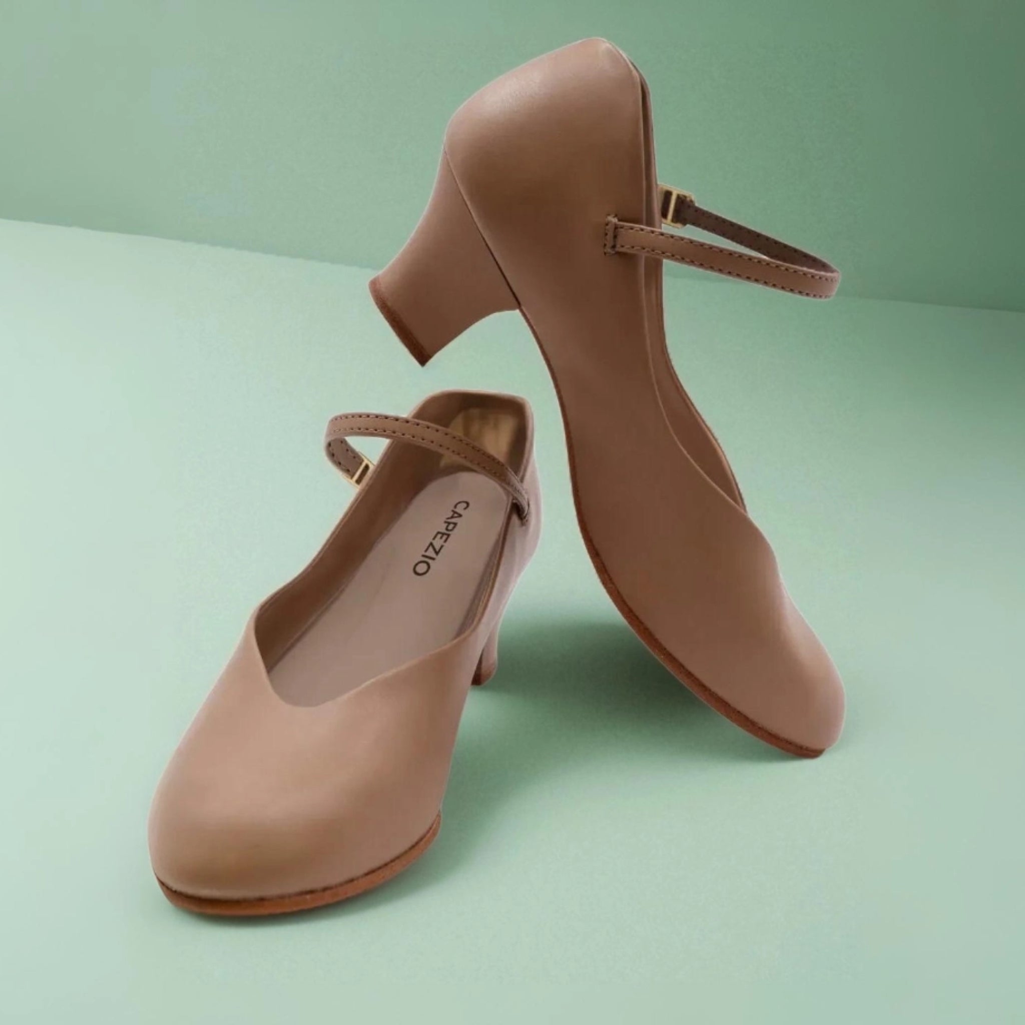 Capezio Jr. Footlight Character Heel