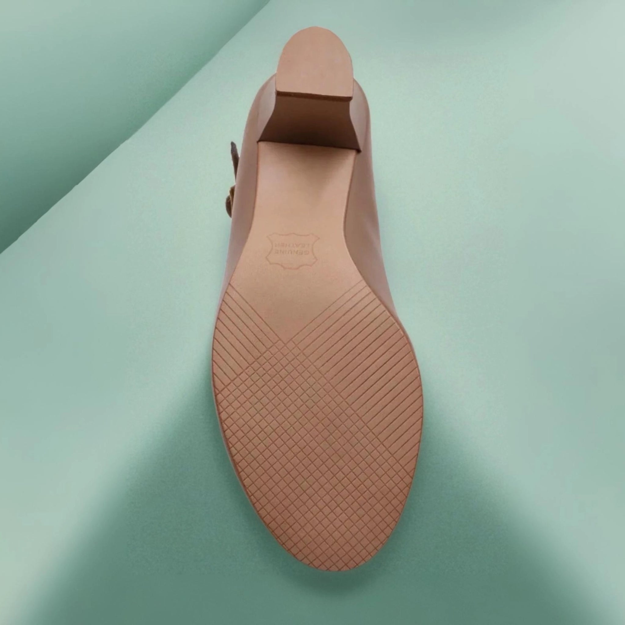 Capezio Jr. Footlight Character Heel